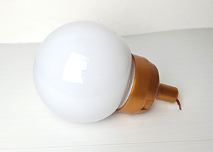 Plafoniera Bianca D15cm gambo oro